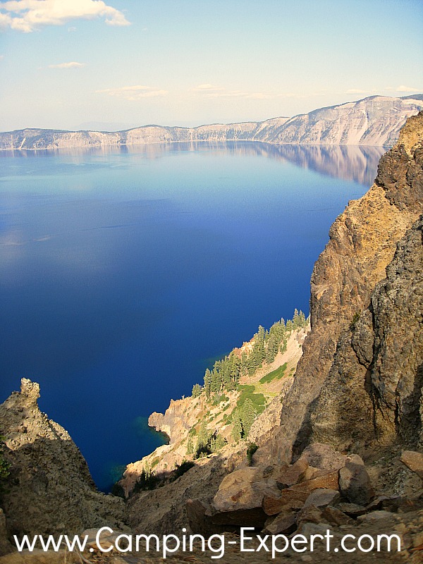 View on the way up hike at crater lake