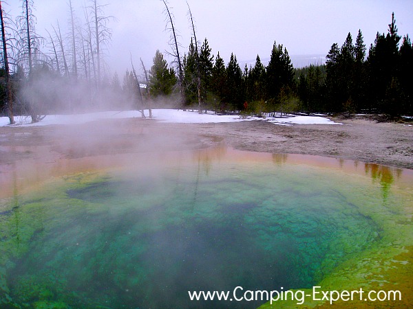 yellowstone hotsprings